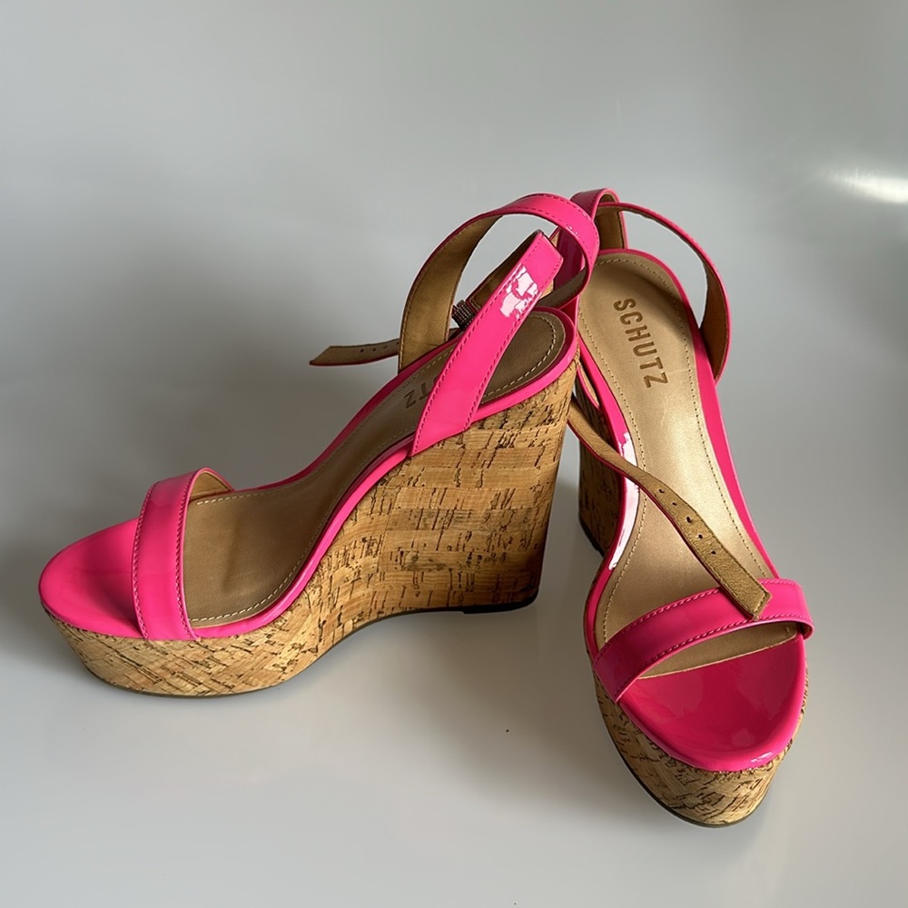SCHUTZ Enduarda Neon Pink Patent Cork Wedge Sandal size 6.5